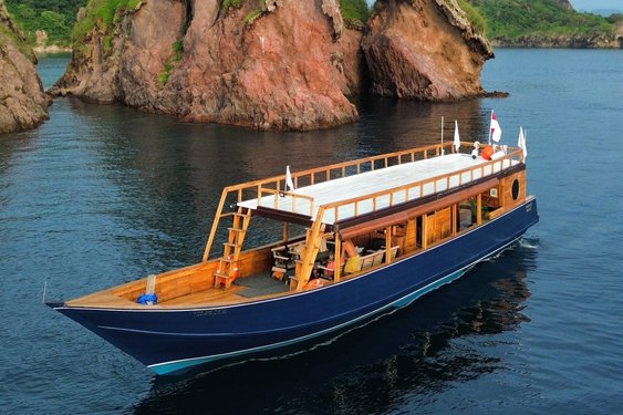 Komodo Cruise