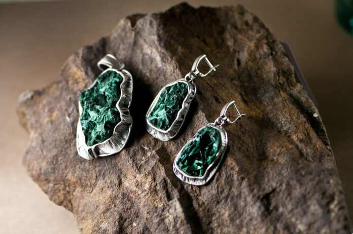 The Perfect Gift: Why Malachite Jewelry Makes a Meaningful Present